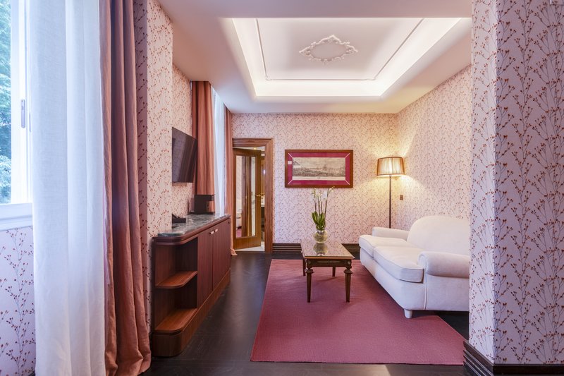 Prestige Suite - Living Area