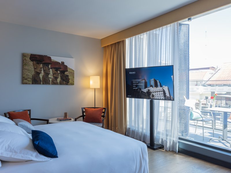 Deluxe Balcony Room - Bedroom