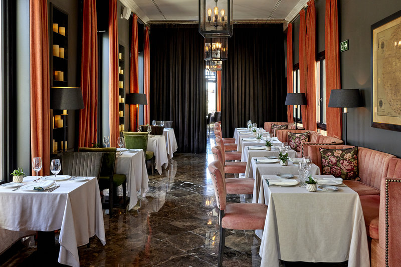 Ático Restaurant Interior