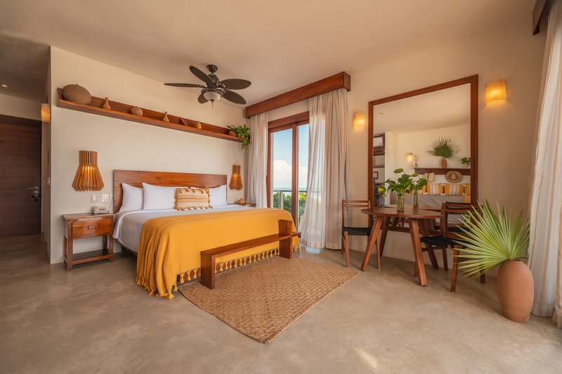 Beach Front Ground Floor Suite - Bedroom