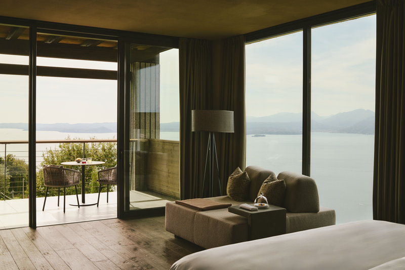 Sky Pool Suite Deluxe - Bedroom