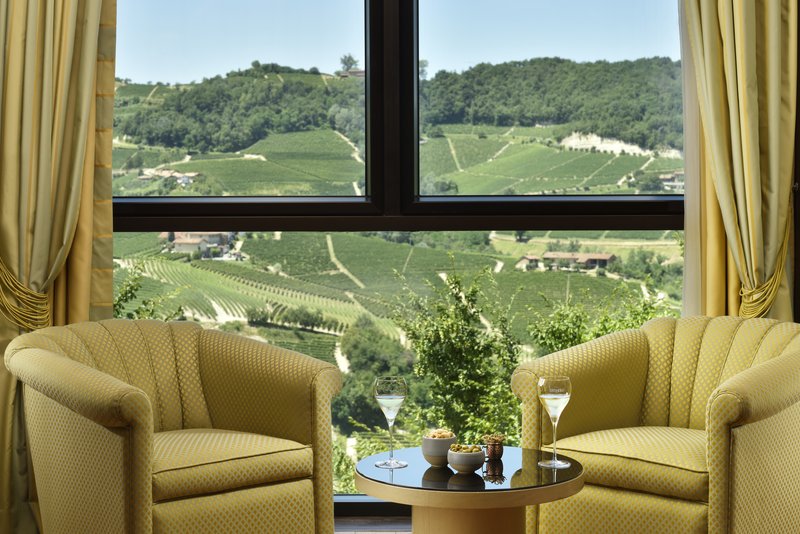 Deluxe Room - Living Area