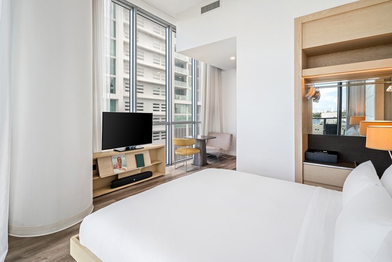 Bay View King - Bedroom