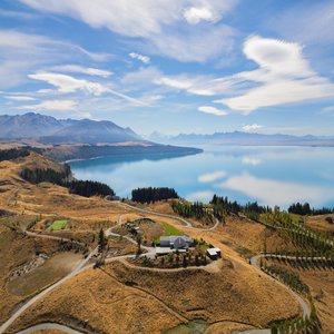 Sunrise Mt Cook Lakeside Retreat