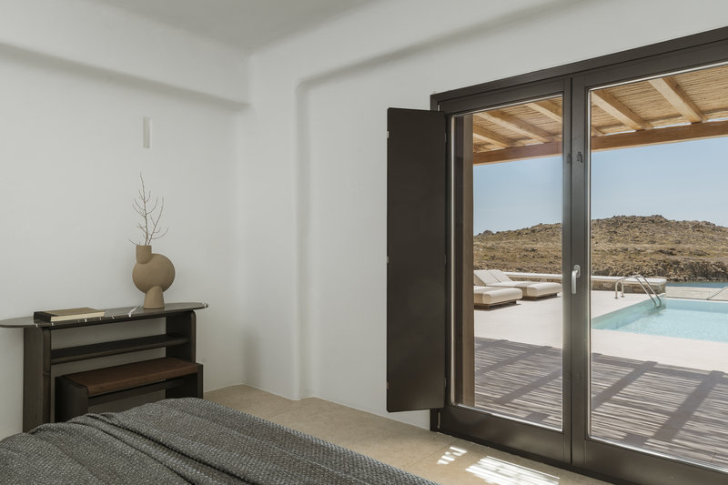 Royal Beachfront Infinity Pool Villa - Bedroom