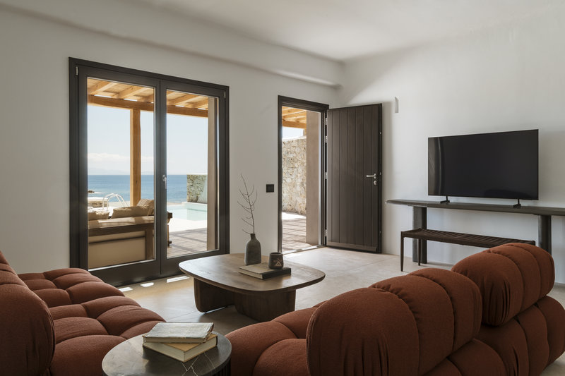 Royal Beachfront Infinity Pool Villa - Living Area