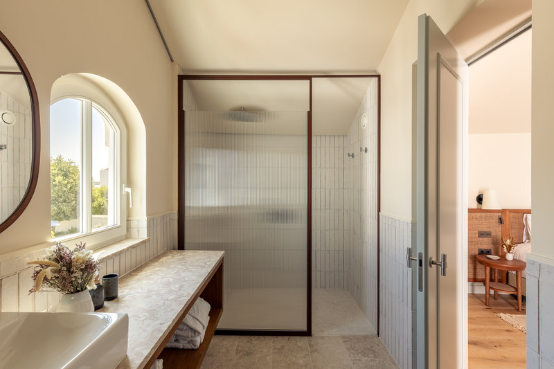 Attic Deluxe - Bathroom